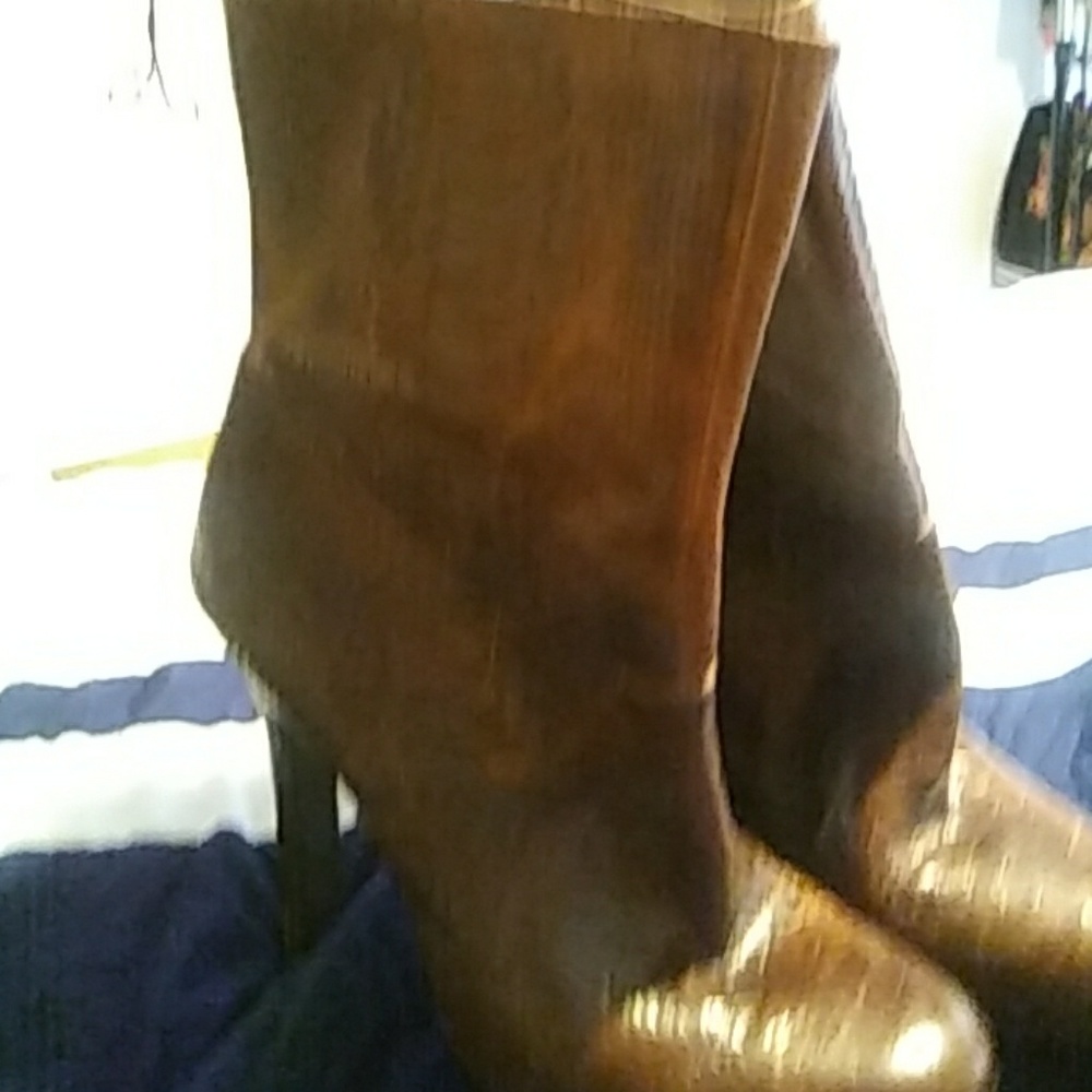 Boots - Picture 4 of 4